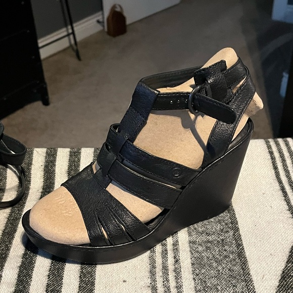 Born women's size 10 black wedges - Picture 1 of 2